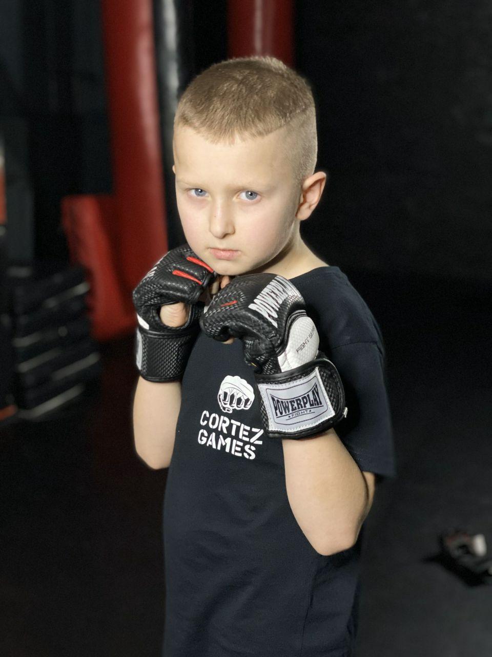 Рукавиці для MMA PowerPlay 3075 Чорні-Білі M