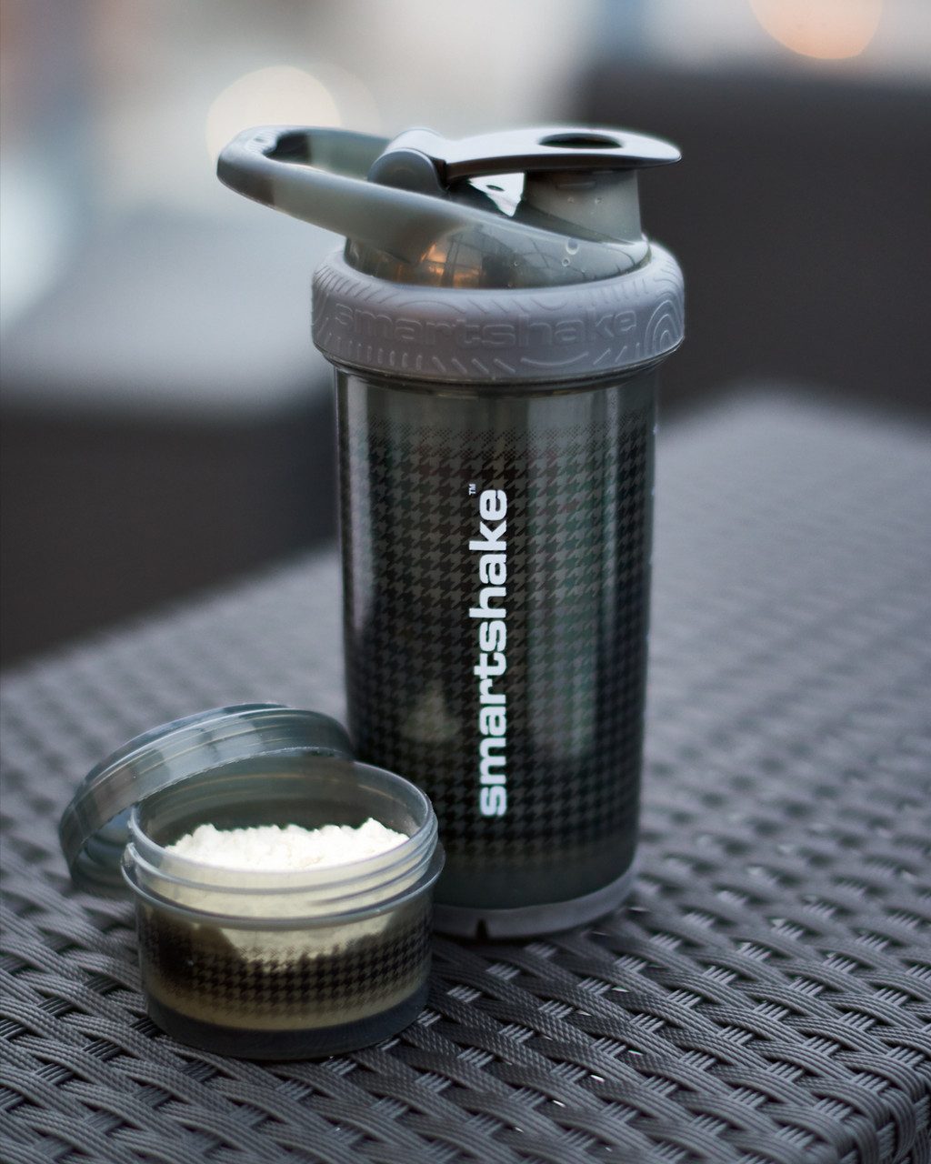 Шейкер спортивний SmartShake Revive 25oz/750ml Black