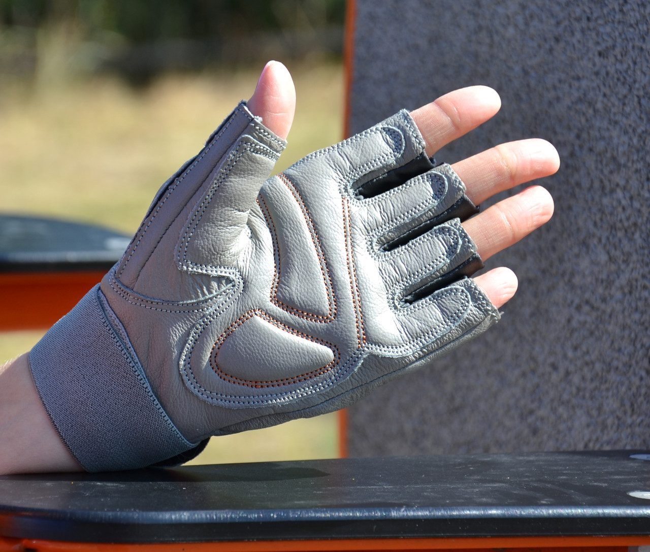 Рукавички для фітнесу MadMax MFG-921 Voodoo Light grey/orange M
