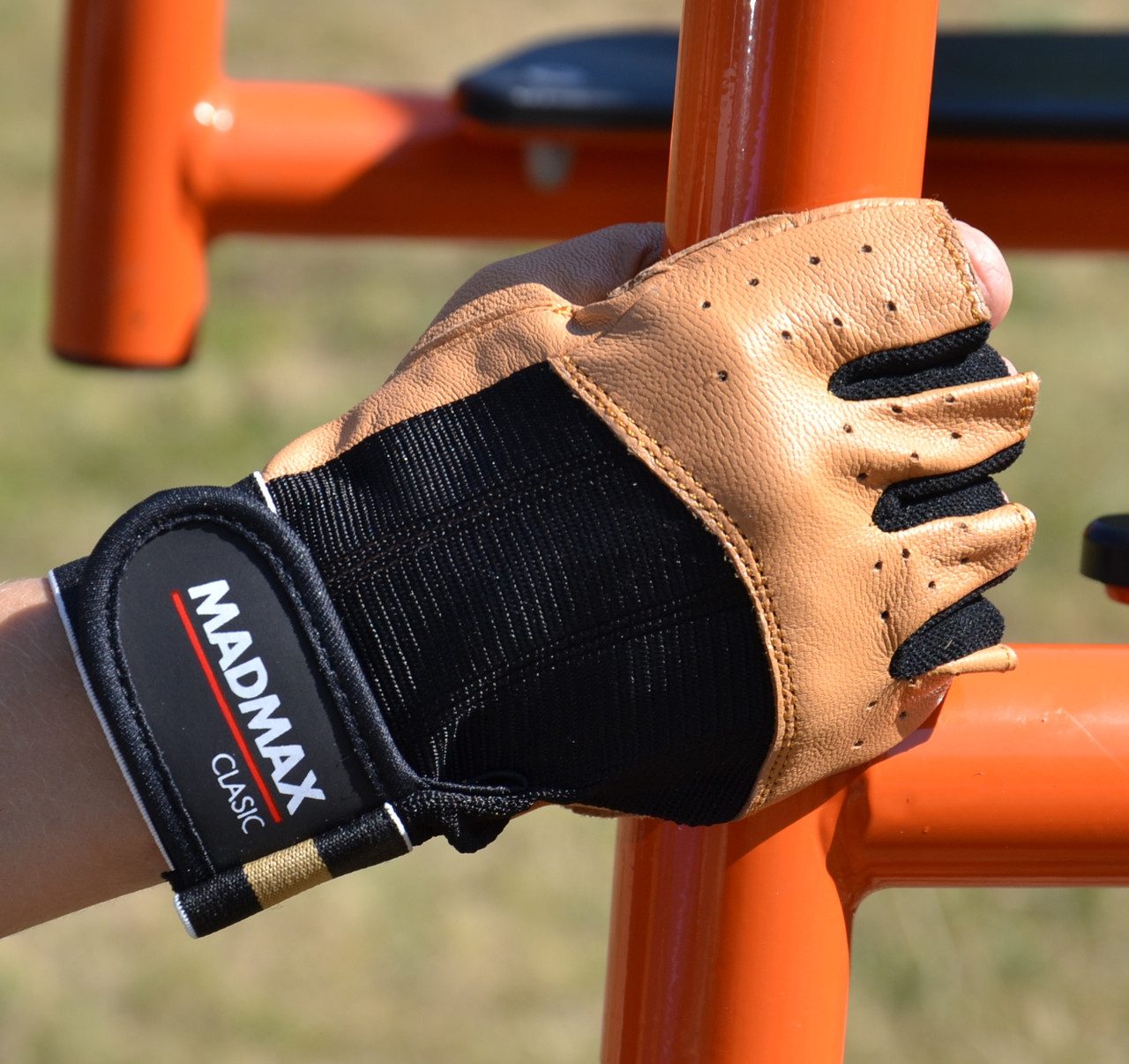 Рукавички для фітнесу MadMax MFG-248 Clasic Brown L