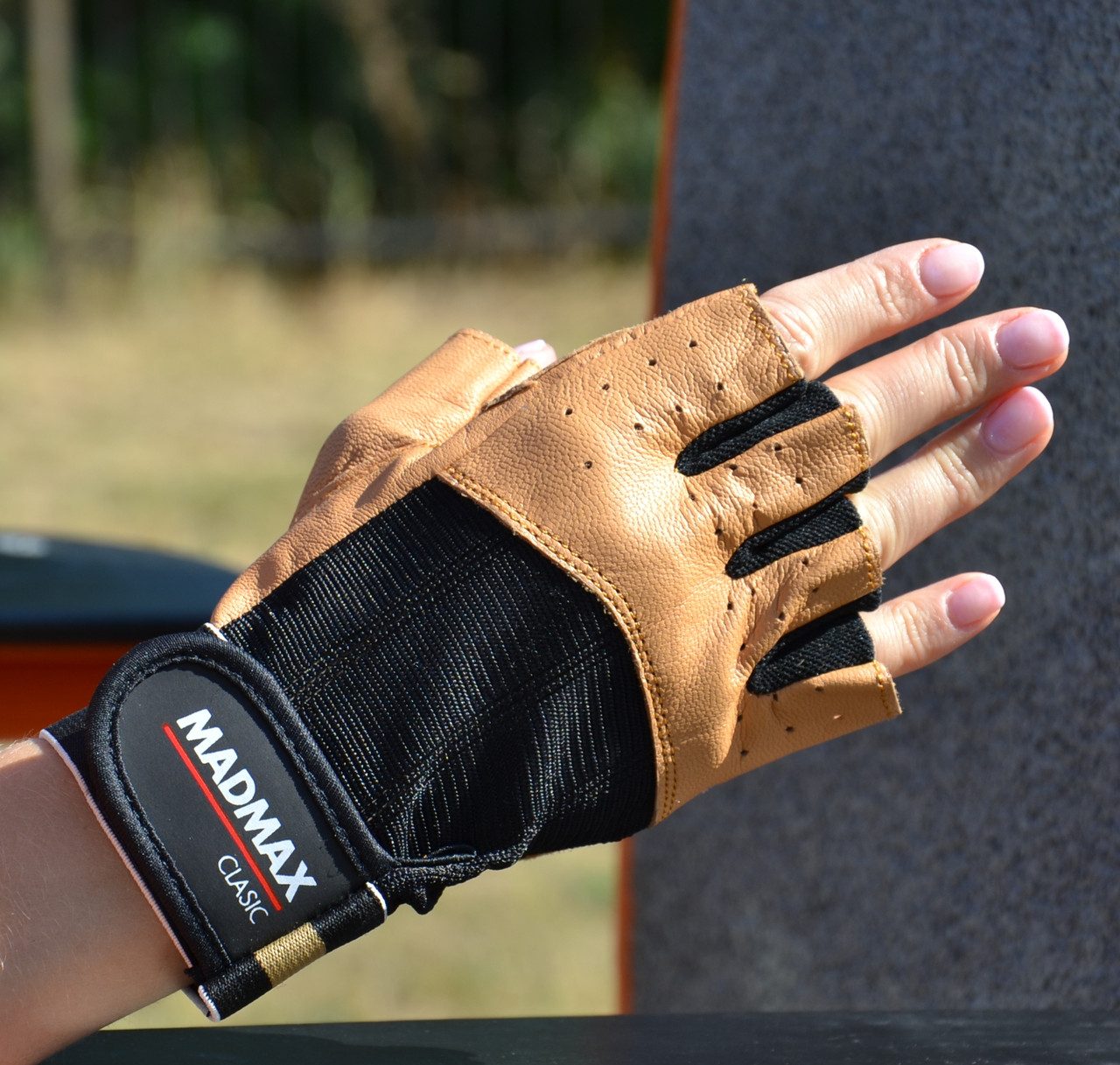 Рукавички для фітнесу MadMax MFG-248 Clasic Brown L