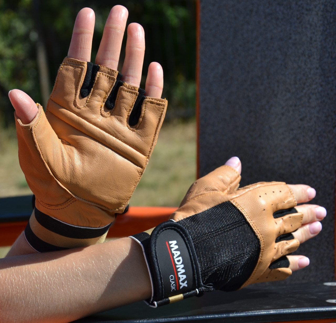 Рукавички для фітнесу MadMax MFG-248 Clasic Brown L