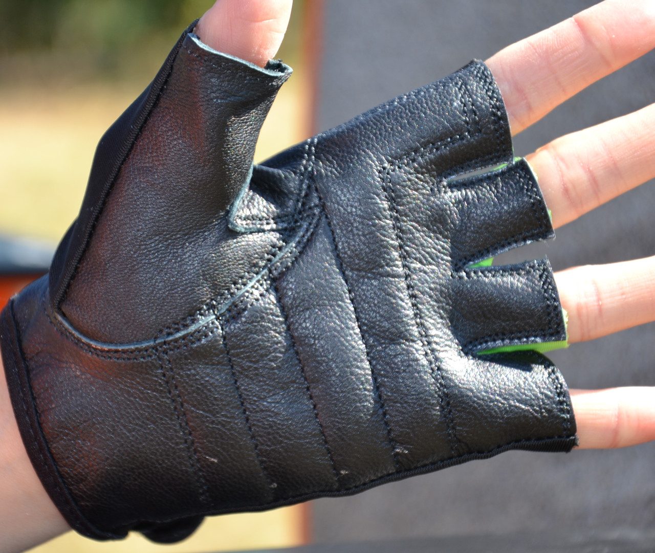 Рукавички для фітнесу MadMax MFG-251 Rainbow Green L