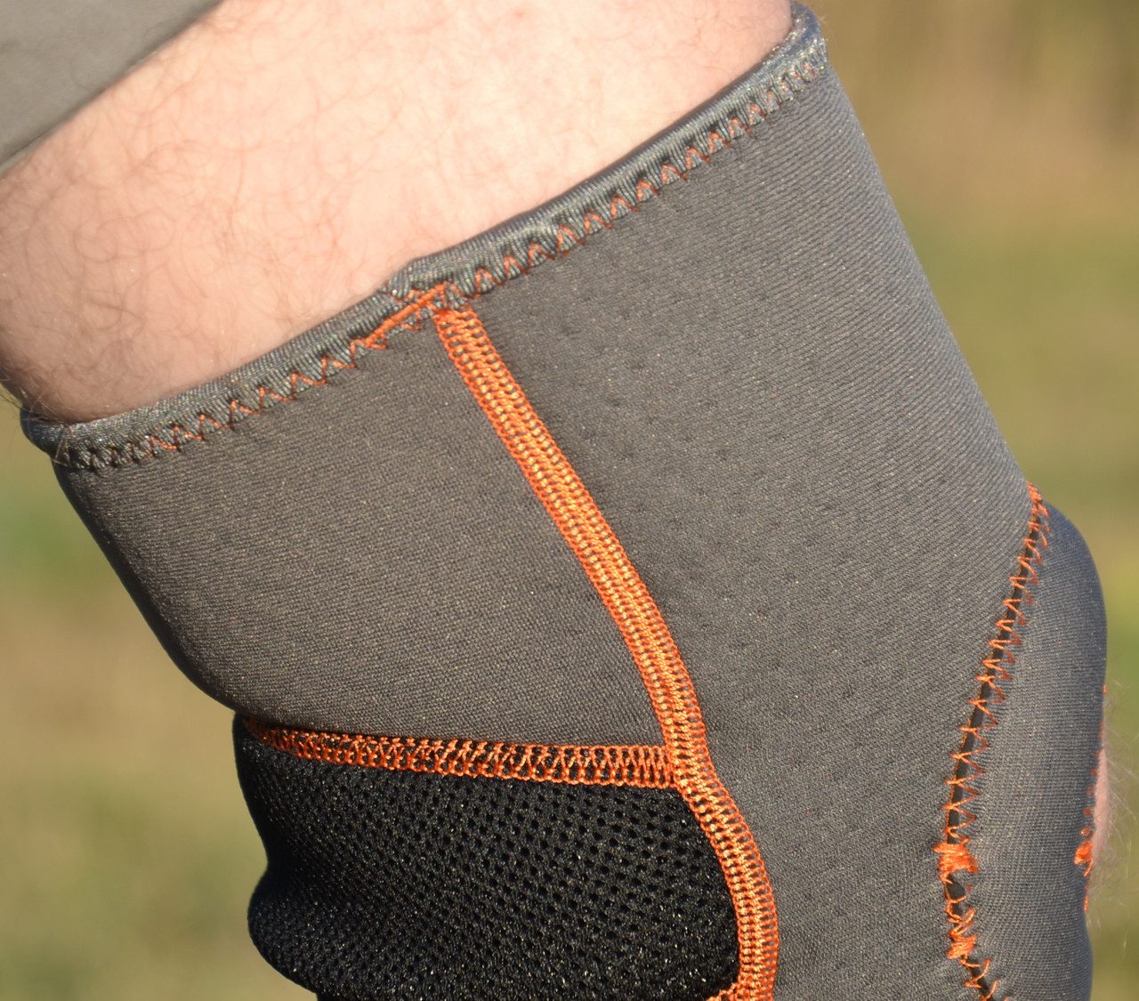 Наколінник MadMax MFA-297 Knee Support with Patella Stabilizer Dark Grey/Orange L
