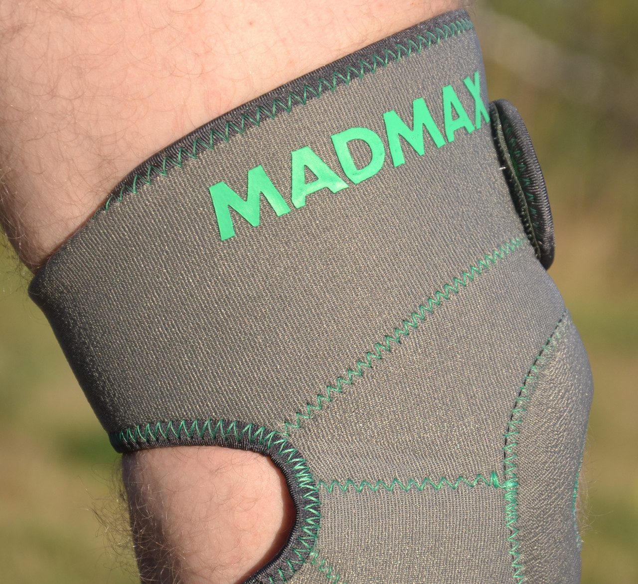 Наколінник MadMax MFA-295 Zahoprene Universal Knee Support Dark Grey/Green (1шт.)
