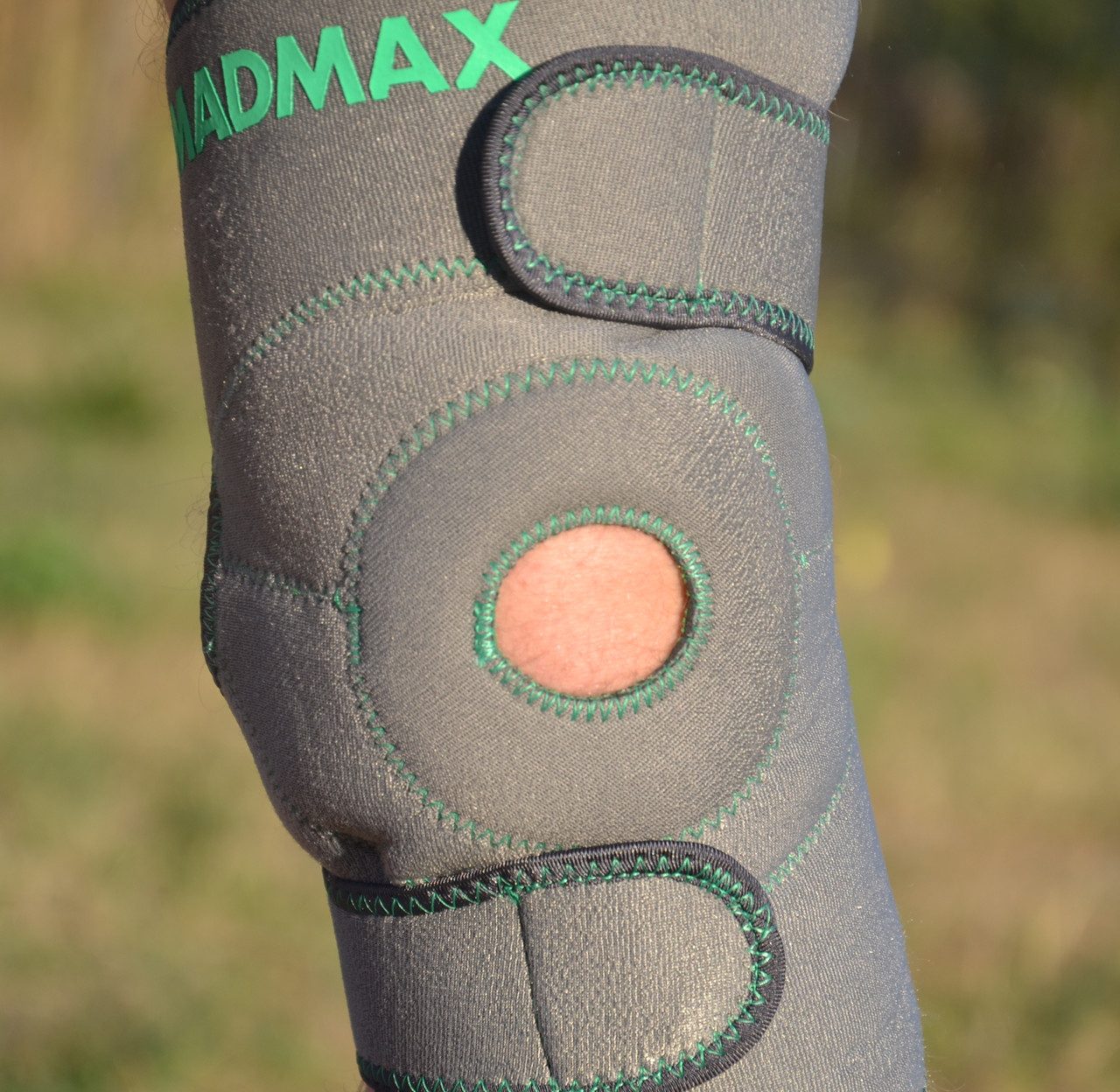 Наколінник MadMax MFA-295 Zahoprene Universal Knee Support Dark Grey/Green (1шт.)