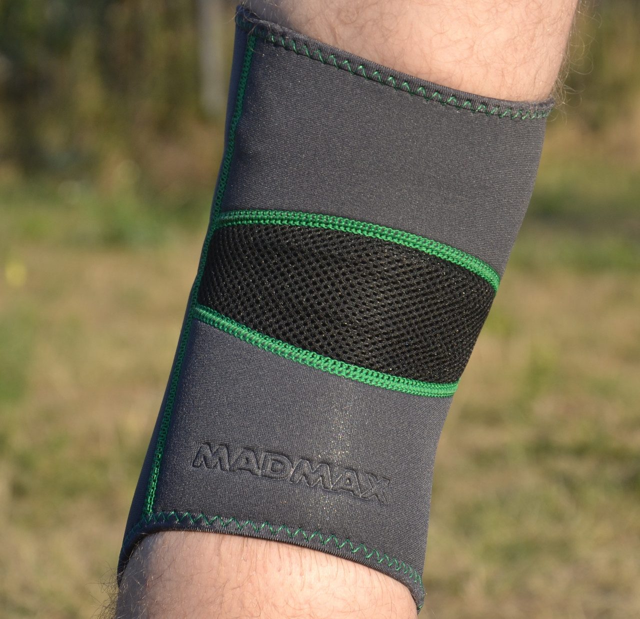 Наколінник MadMax MFA-294 Zahoprene Knee Support Dark Grey/Green S