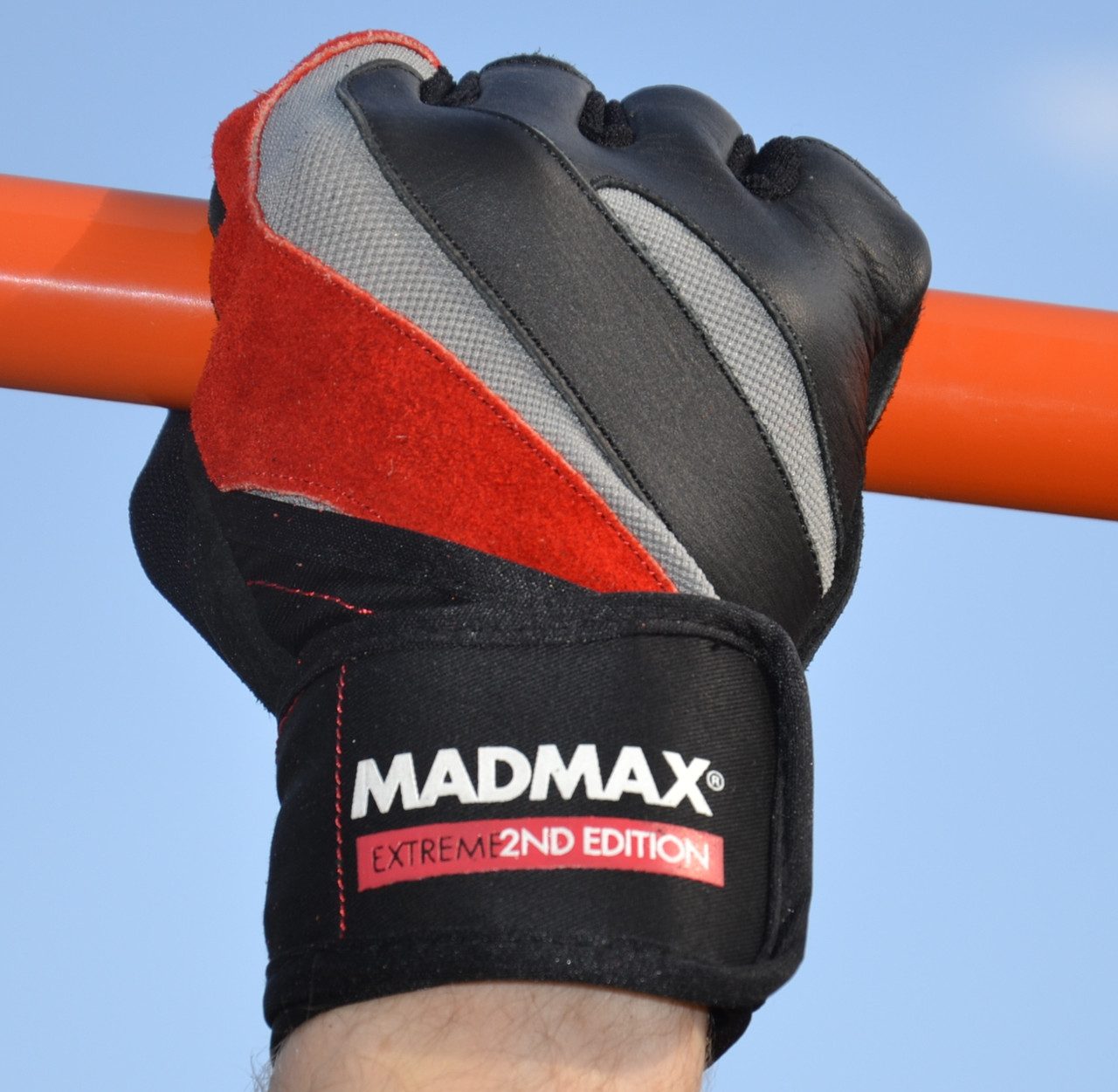 Рукавички для фітнесу MadMax MFG-568 Extreme 2nd edition Black/Red S