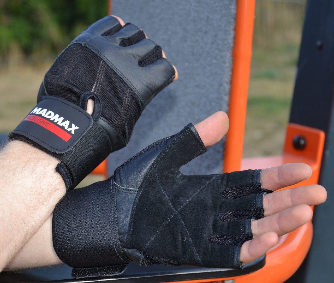 Рукавички для фітнесу MadMax MFG-269 Professional Exclusive Black S