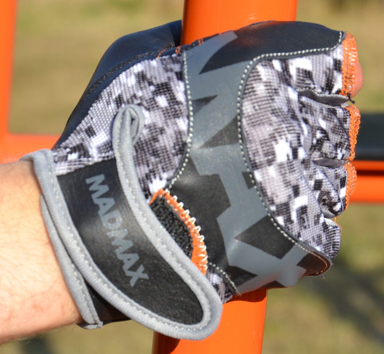 Рукавички для фітнесу MadMax MFG-831 Mti 83.1 Grey/Digital Camo S