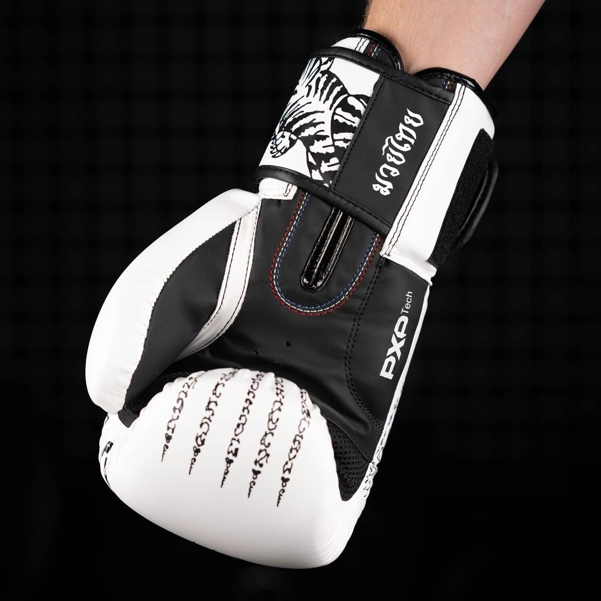 Боксерські рукавиці Phantom Muay Thai White 16 унцій (капа в подарунок)