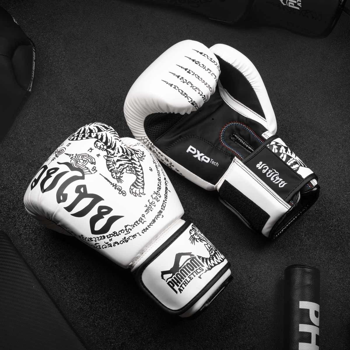 Боксерські рукавиці Phantom Muay Thai White 16 унцій (капа в подарунок)