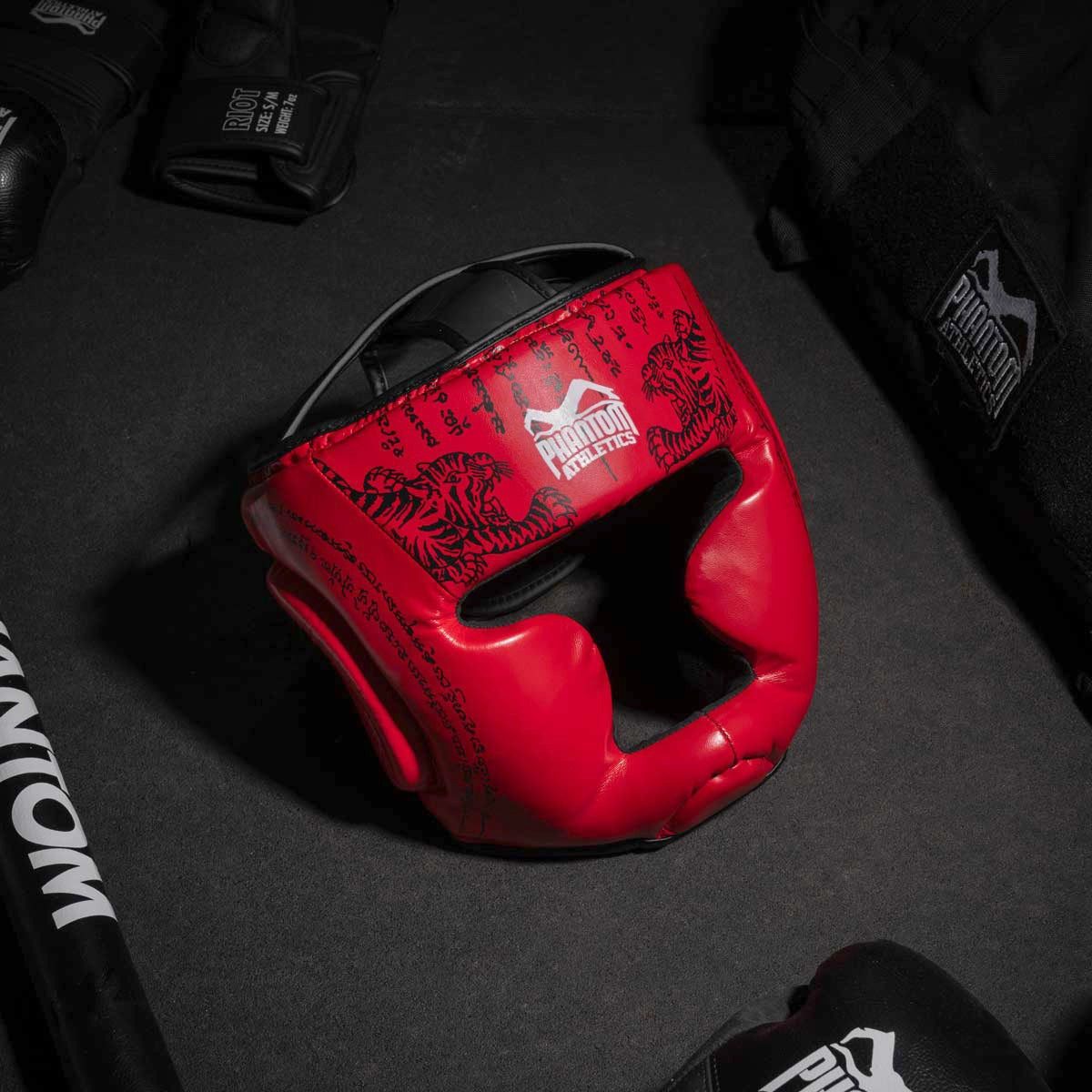 Боксерський шолом Phantom Muay Thai Full Face Red (капа в комплекті)