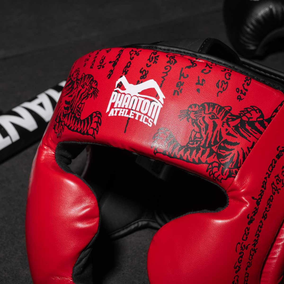 Боксерський шолом Phantom Muay Thai Full Face Red (капа в комплекті)