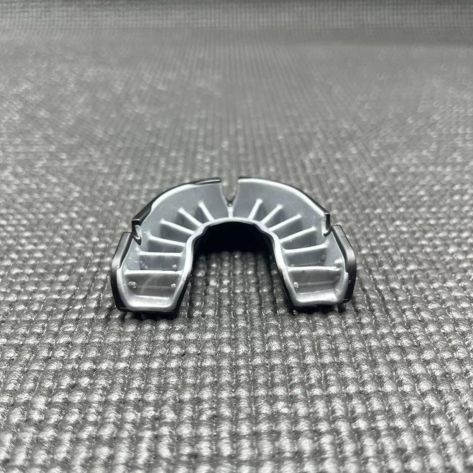 Капа OPRO Silver доросла (вік 11+) Grillz Black/Silver (art.102502013)