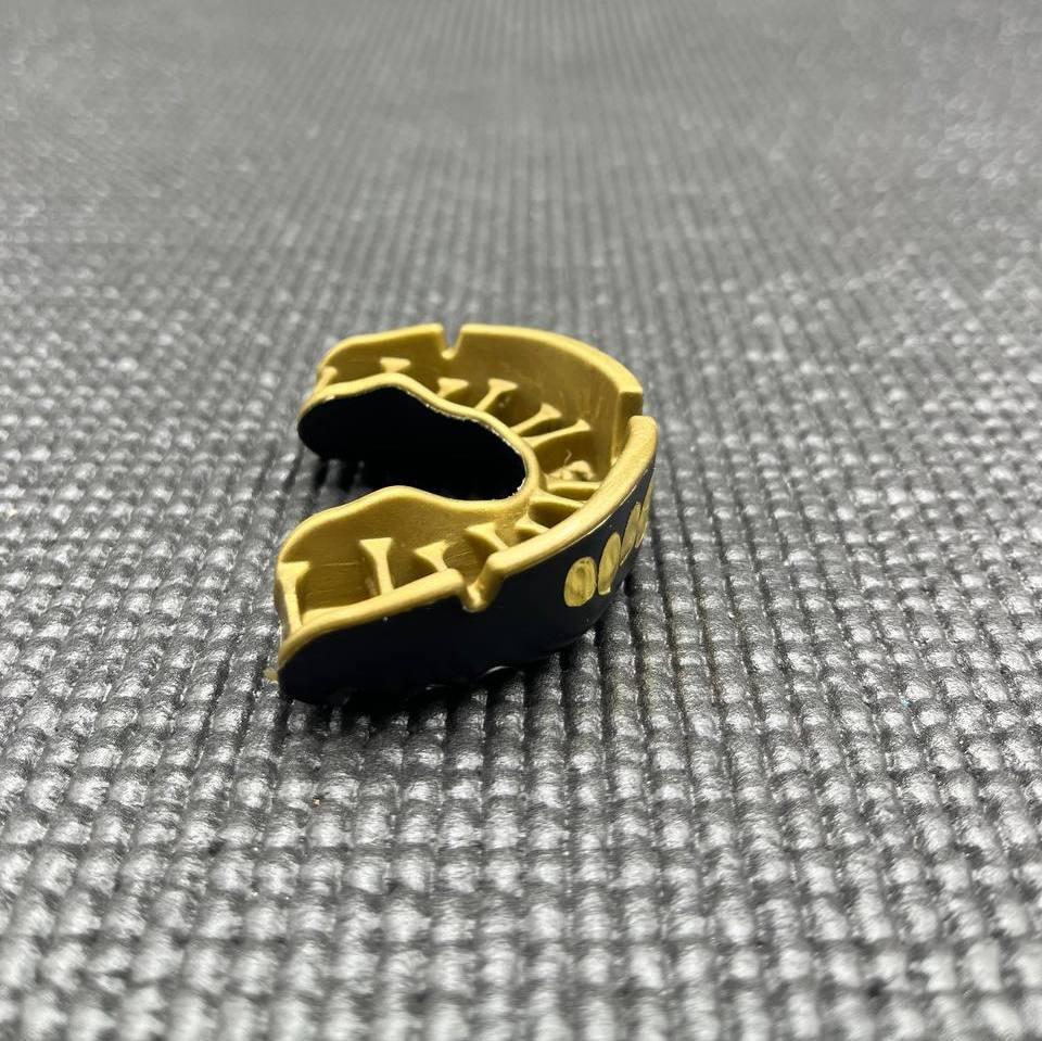 Капа OPRO Gold доросла (вік 11+) Grillz Black/Gold (art.102504012)