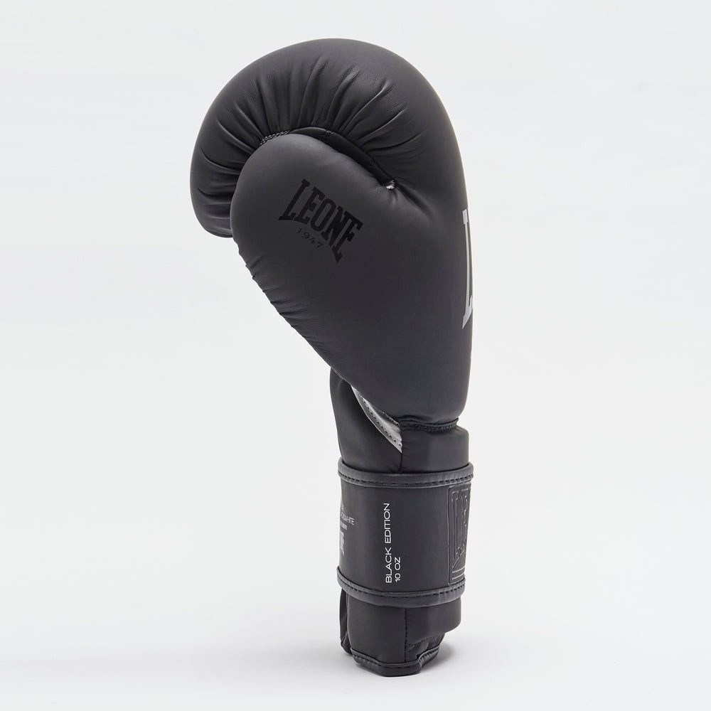 Боксерські рукавиці Leone GN059 Black/White 10 унцій (капу в комплекті)