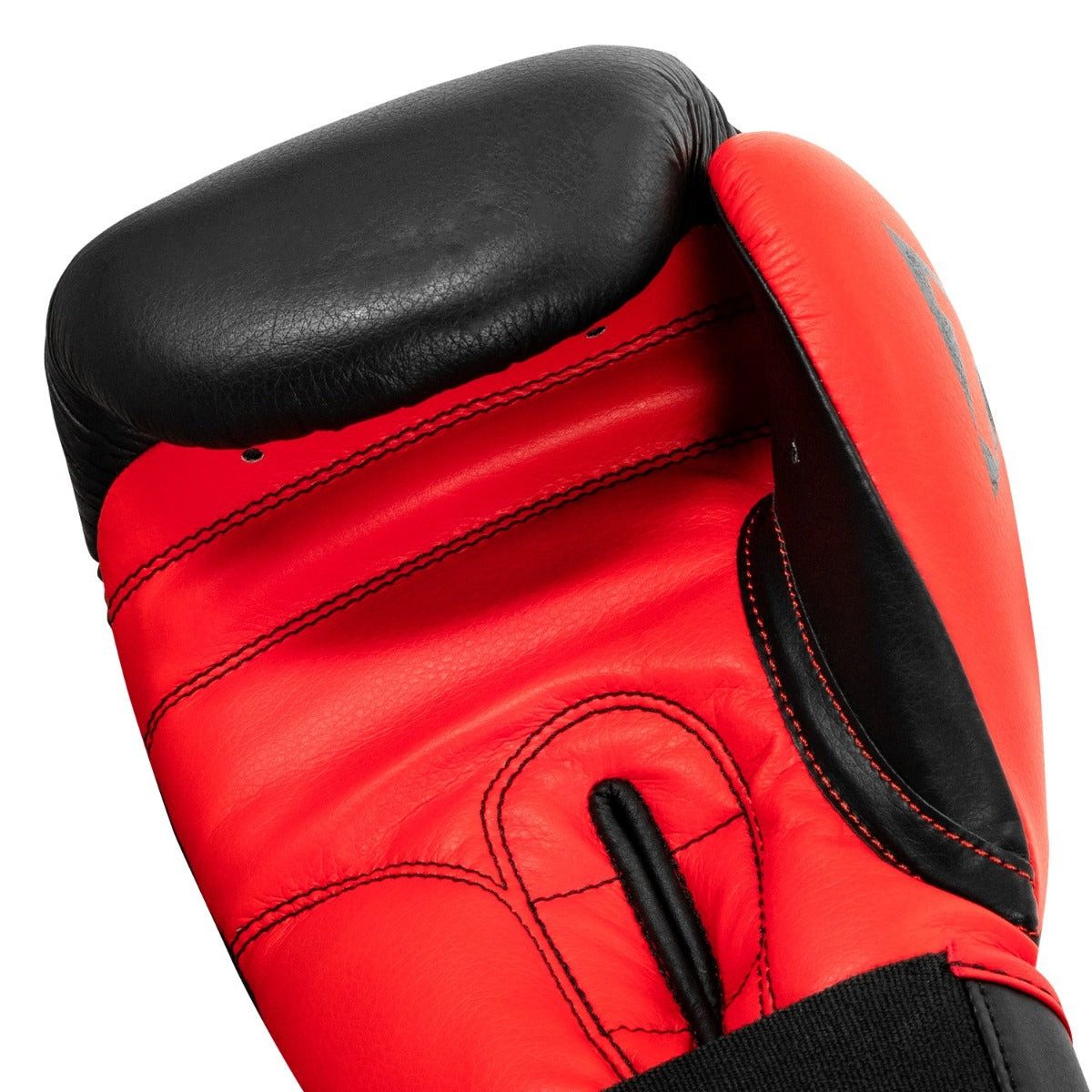 Боксерські рукавиці TITLE Boxing Dynamic Strike Black/Red 14 oz (бинти 4м. в комплекті)