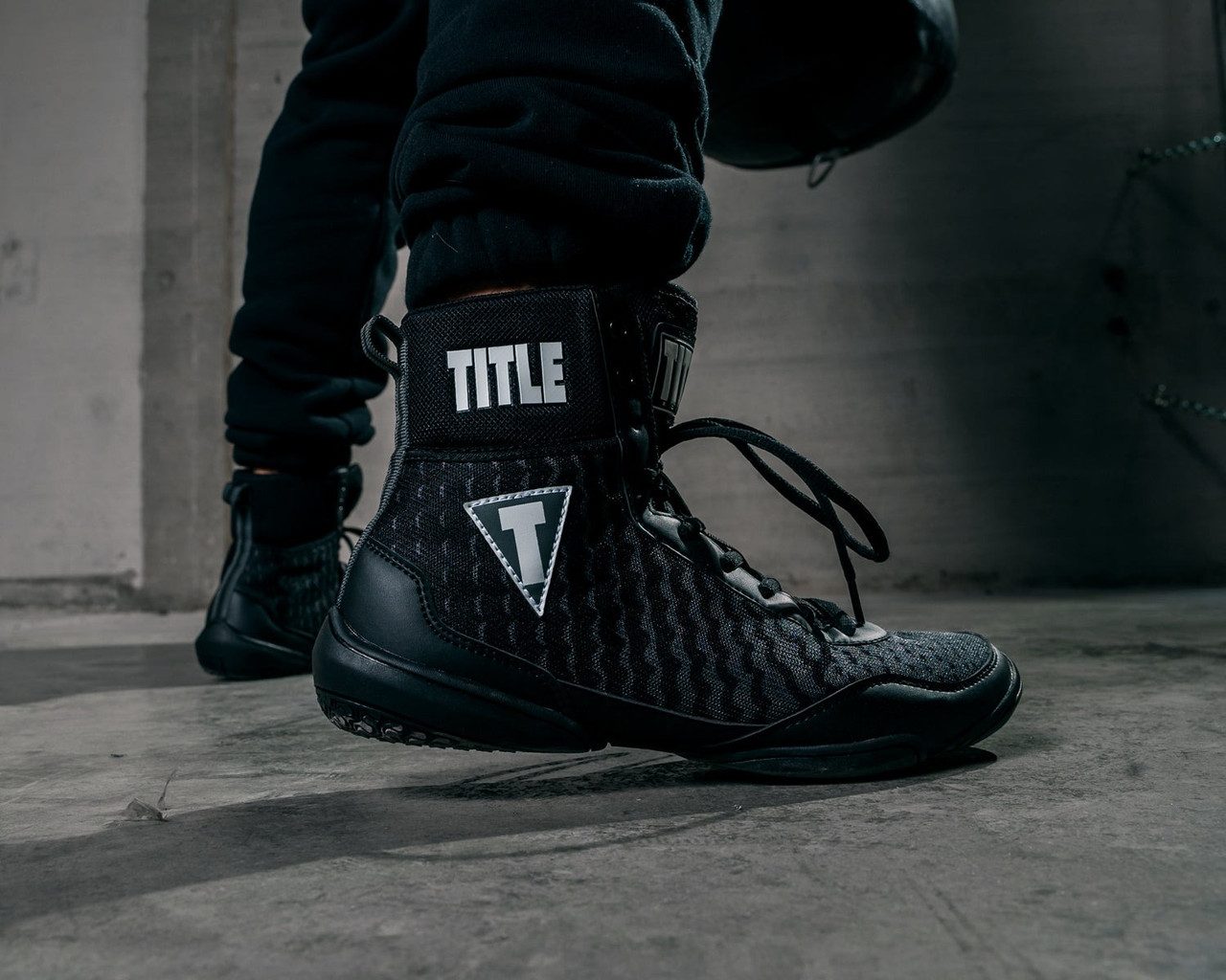 Боксерки (боксерське взуття) TITLE Boxing Predator II Shoes 2.0 Black/Grey 41р.