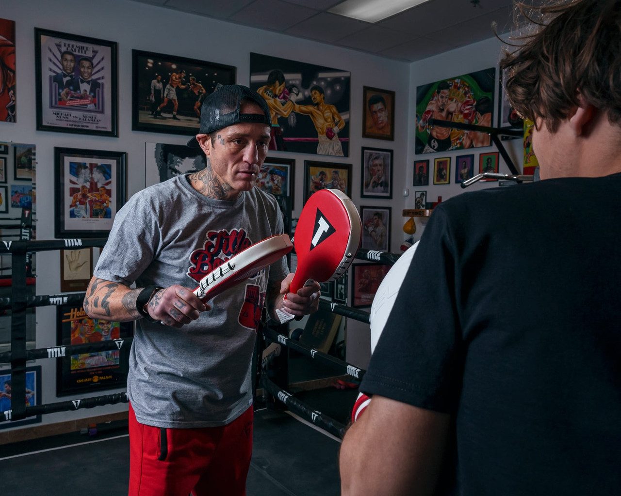 Боксерські ракетки TITLE Boxing Punch Training Paddles Red