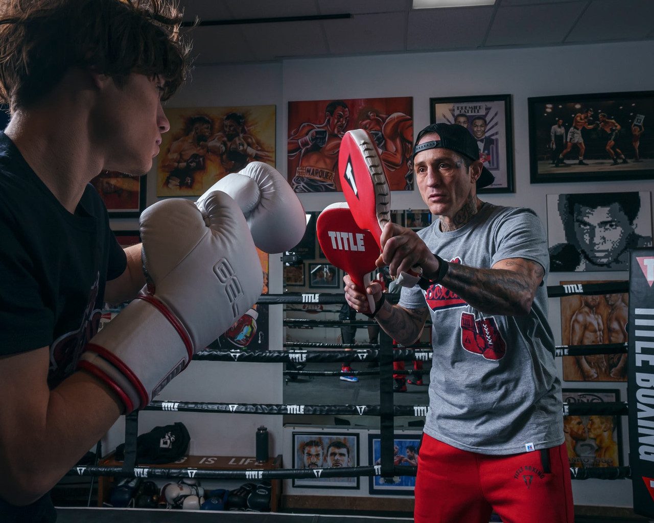 Боксерські ракетки TITLE Boxing Punch Training Paddles Red
